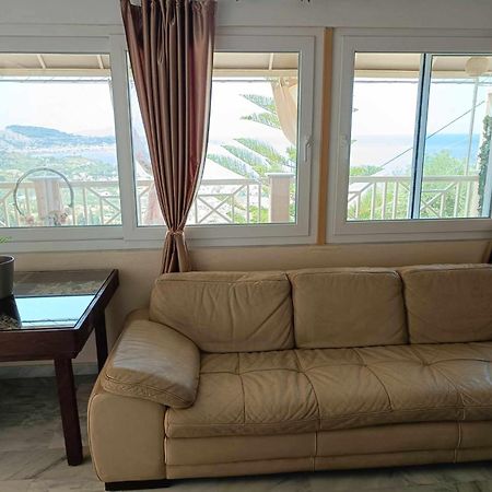 Angela Hilltop Apt 1 Argassi Bagian luar foto